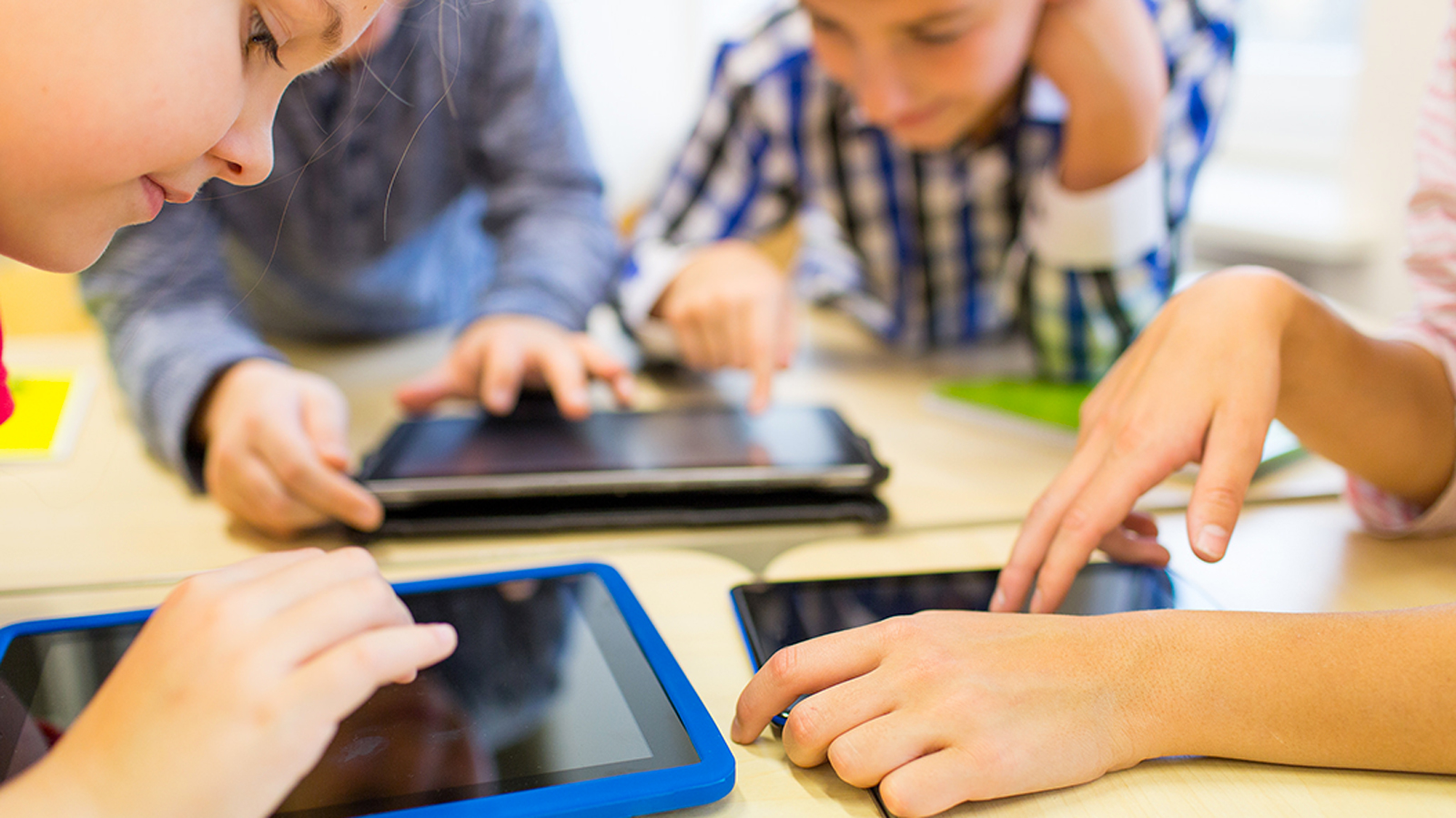 رهنمودهایی برای تربیت کودکان سنین مختلف در عصر دیجیتال