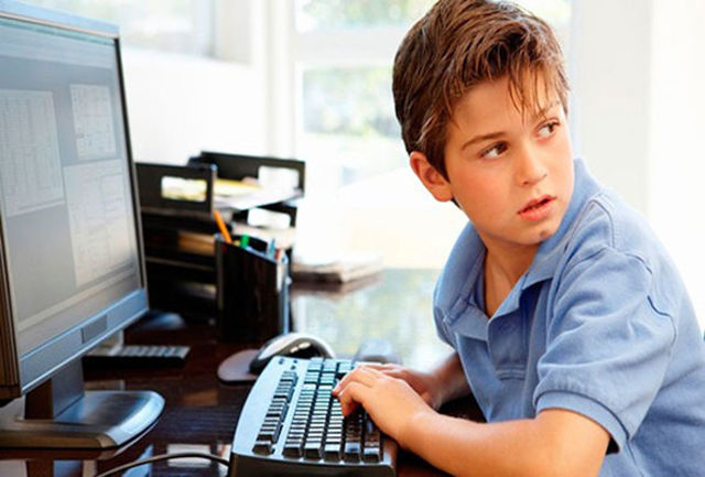 نشانه‌های زورگویی اینترنتی از کودکان/چگونه از کودکان خود در فضای مجازی محافظت کنیم؟/ سندرم تونل کارپال در پی استفاده بی رویه از ابزار دیجیتال