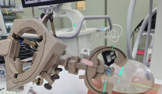 جراحی خودکار کلیه به کمک ربات جراح مجهز به هوش مصنوعی